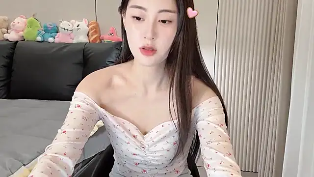 Aquarius-002 online show from 09/19/25, 02:21