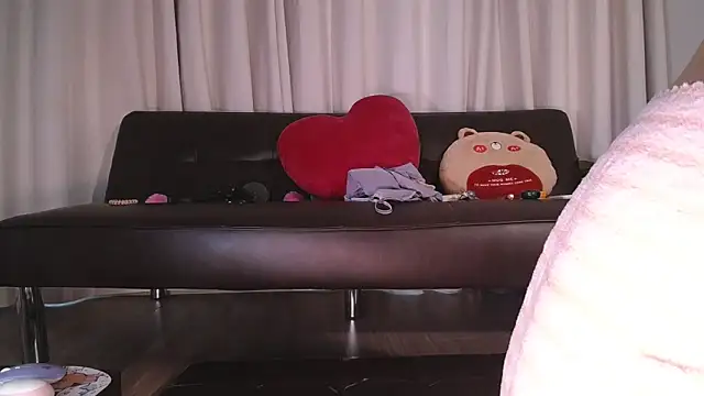 Liz Hu online show from 09/23/25, 08:43