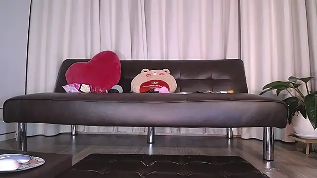 Liz Hu online show from 09/11/25, 04:29