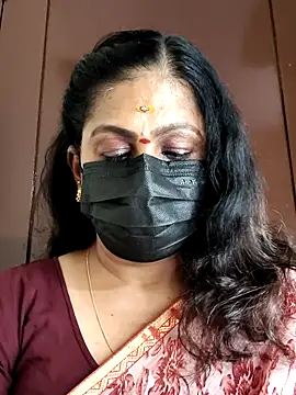 Snapshot of Sweetie_swetha37 chatting on 10/06/25, 12:06 Sweetie swetha37 online show from 10/06/25, 12:06