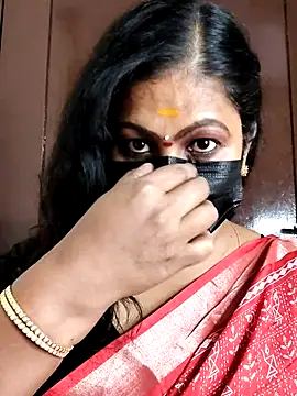 Snapshot of Sweetie_swetha37 chatting on 10/18/25, 08:44 Sweetie swetha37 online show from 10/18/25, 08:44