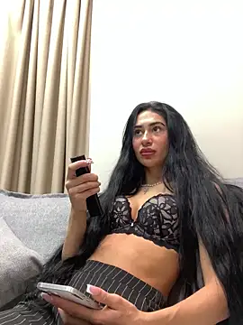 itsyourgirltee online show from 11/11/25, 04:46