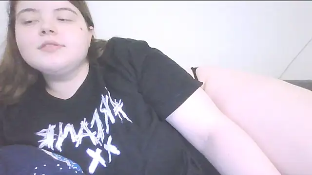 Snapshot of brattyprincessemma chatting on 09/22/25, 03:51 brattyprincessemma online show from 09/22/25, 03:51