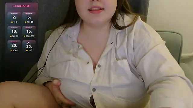 Snapshot of brattyprincessemma chatting on 07/16/26, 09:01 brattyprincessemma online show from 07/16/26, 09:01