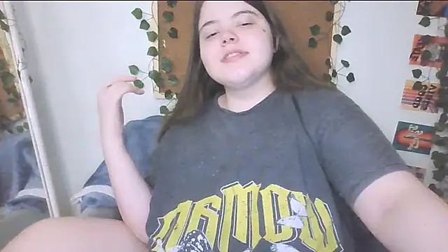 Snapshot of brattyprincessemma chatting on 09/20/25, 06:13 brattyprincessemma online show from 09/20/25, 06:13