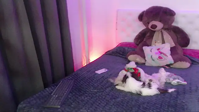 kylie444  online show from 12/17/25, 08:36