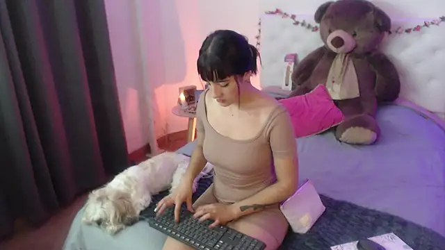 kylie444  online show from 10/30/25, 10:17