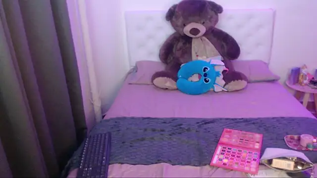 kylie444  online show from 11/28/25, 10:43