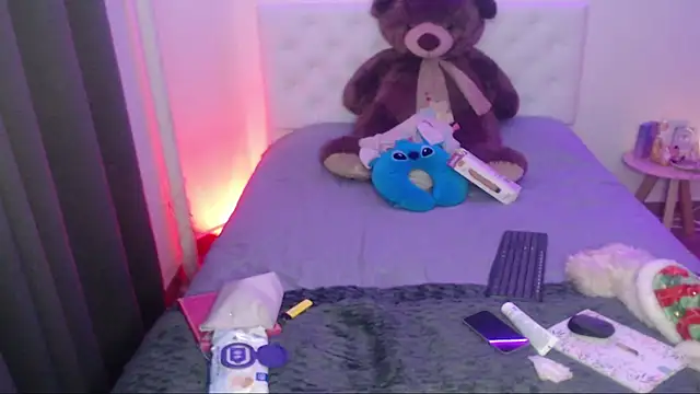 kylie444  online show from 12/01/25, 07:59