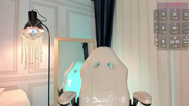 Doll Isa  online show from 11/11/25, 06:36