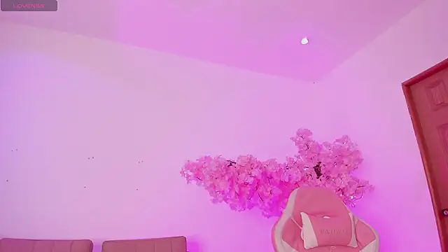 Doll Isa  online show from 01/15/26, 06:44