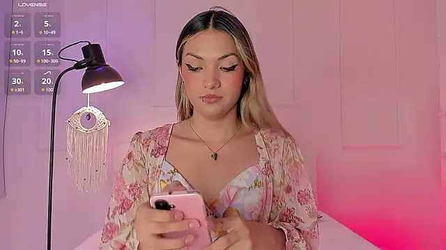 Doll Isa  online show from 03/25/26, 08:30