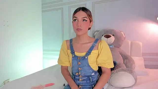 Snapshot of Doll_Isa_ chatting on 10/11/25, 07:26 Doll Isa online show from 10/11/25, 07:26