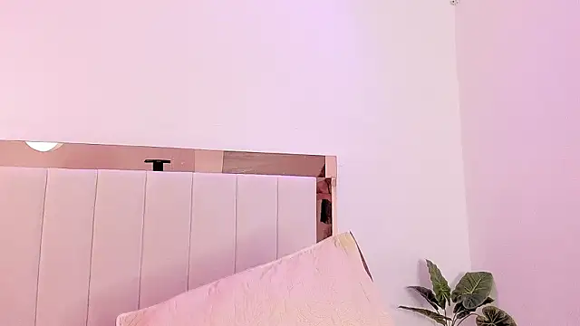 Doll Isa  online show from 03/10/26, 08:24