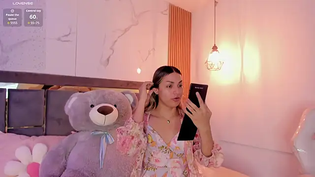 Doll Isa  online show from 04/05/26, 08:48