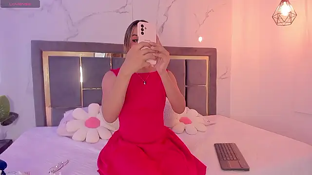 Doll Isa  online show from 02/08/26, 03:26