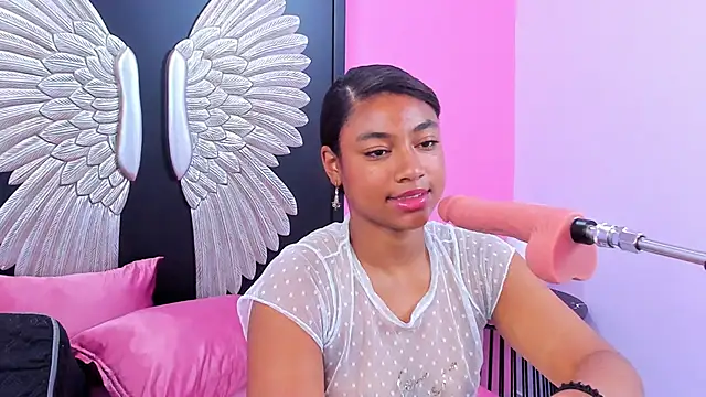 Snapshot of Laraebony_ chatting on 09/27/25, 01:28 Laraebony online show from 09/27/25, 01:28