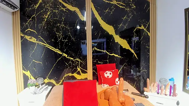 AdrianaVegga online show from 11/27/25, 03:18