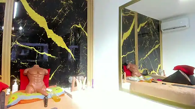 AdrianaVegga online show from 01/11/26, 03:30