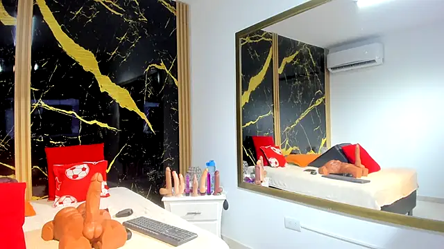 AdrianaVegga online show from 11/23/25, 03:16