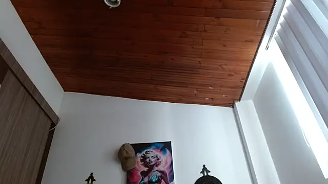 Crystal Star  online show from 02/11/26, 02:50