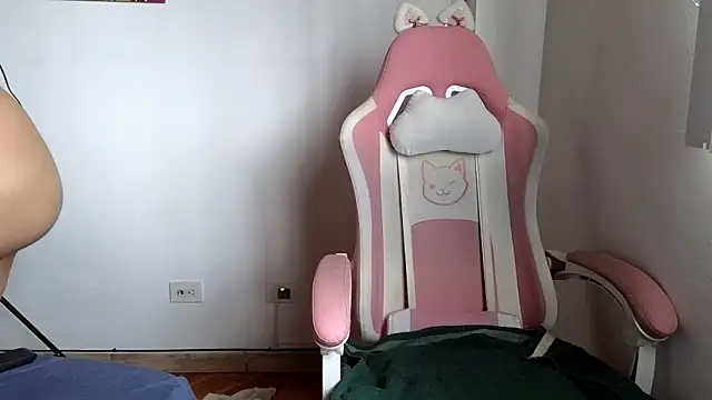 Crystal Star  online show from 11/13/25, 05:06