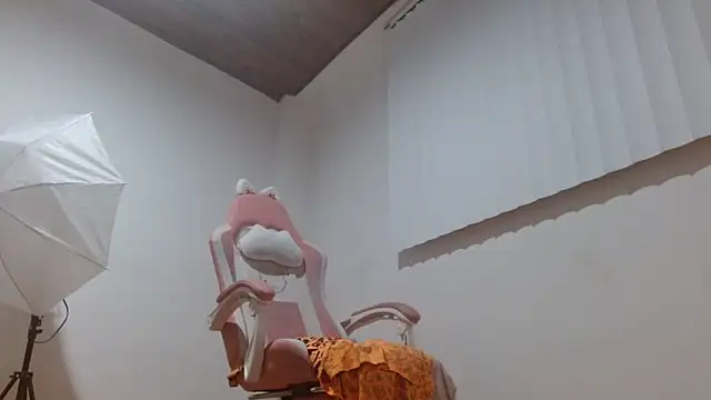 Crystal Star  online show from 12/15/25, 09:59