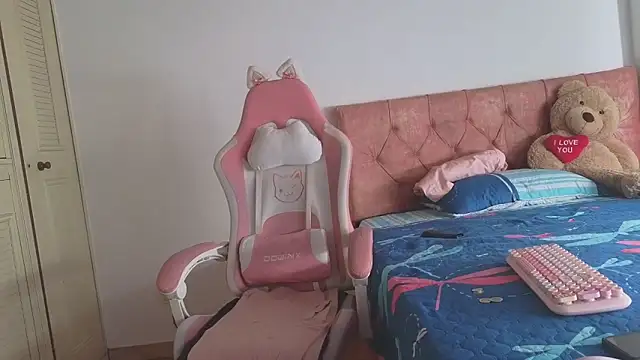 Crystal Star  online show from 10/29/25, 03:22