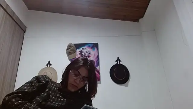 Crystal Star  online show from 03/01/26, 12:21