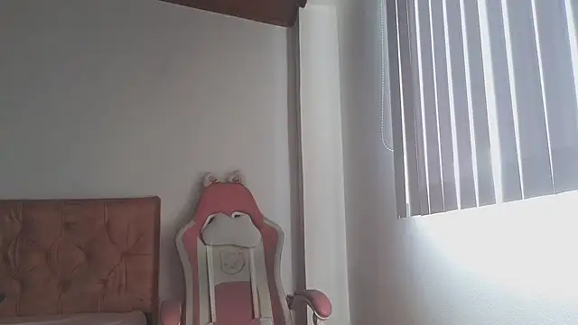 Crystal Star  online show from 10/25/25, 01:56