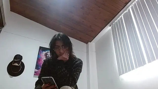 Crystal Star  online show from 03/24/26, 02:39