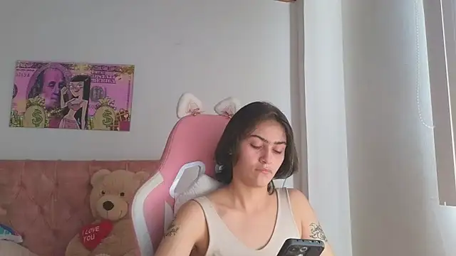 Crystal Star  online show from 11/22/25, 03:00