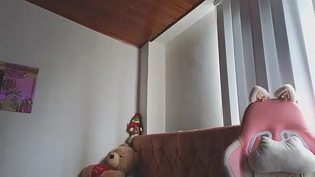 Crystal Star  online show from 11/23/25, 03:55