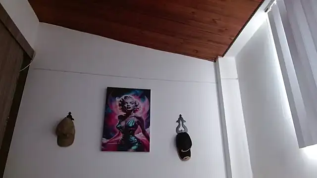 Crystal Star  online show from 04/15/26, 01:59