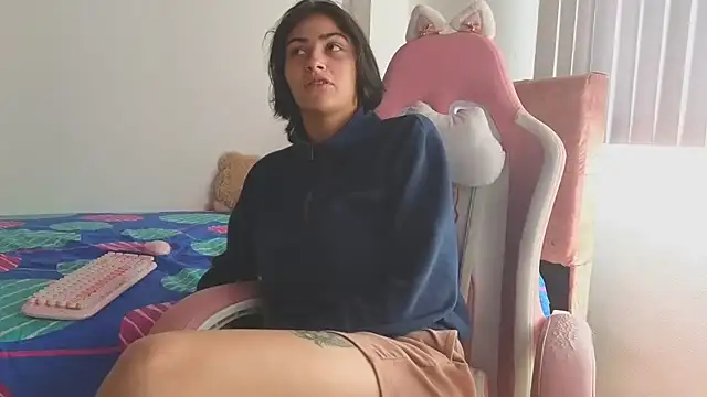 Crystal Star  online show from 11/03/25, 01:37