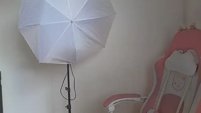 Crystal Star  online show from 11/10/25, 03:17