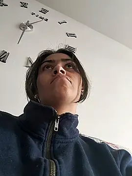 Crystal Star  online show from 11/26/25, 06:30