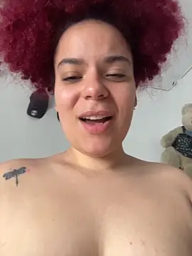 Snapshot of Enyagleam_ chatting on 10/31/25, 07:21 Enyagleam online show from 10/31/25, 07:21