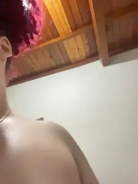 Snapshot of Enyagleam_ chatting on 11/16/25, 02:05 Enyagleam online show from 11/16/25, 02:05