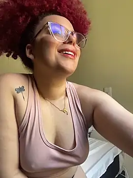 Snapshot of Enyagleam_ chatting on 11/16/25, 08:13 Enyagleam online show from 11/16/25, 08:13