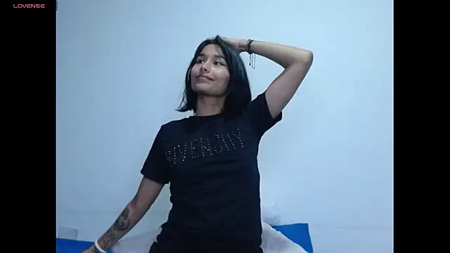 Gia Lee online show from 12/22/25, 03:39