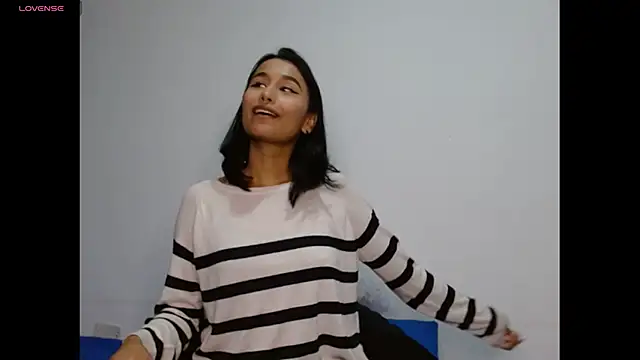 Gia Lee online show from 11/18/25, 03:10