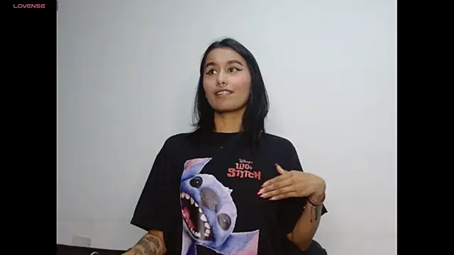 Gia Lee online show from 11/11/25, 02:39