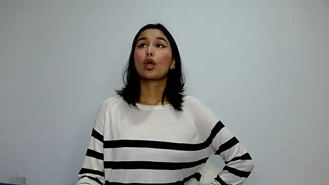 Gia Lee online show from 09/30/25, 02:28