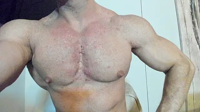 Snapshot of bretman_narcissus chatting on 02/18/26, 02:35 bretman narcissus online show from 02/18/26, 02:35