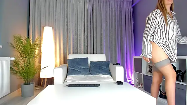 LisaAventi online show from 10/11/25, 04:13