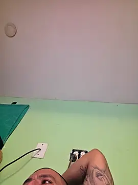 Snapshot of Boogiehtx713 chatting on 12/17/25, 09:53 Boogiehtx713 online show from 12/17/25, 09:53