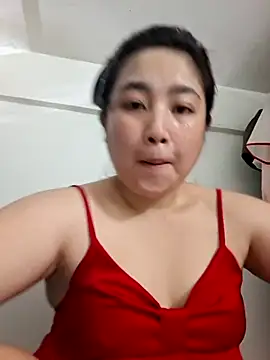 Minn-cute online show from 04/15/26, 03:45