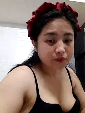 Minn-cute online show from 10/03/25, 01:01