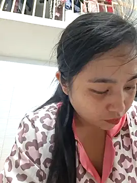 Minn-cute online show from 11/08/25, 03:10